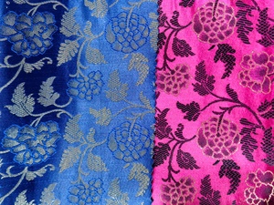 Tissu brocart 100% soie bleu à motif floral, tissé jacquard, matière textile pour femmes - Product Image 3