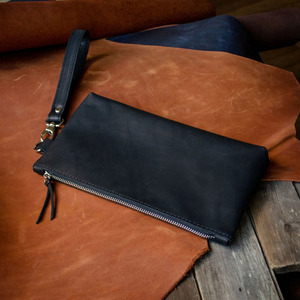 Elegante cartera de cuero de lujo con diseño compacto, hecha con cuero genuino de vaca, costuras duraderas y apariencia elegante. - Product Image 4
