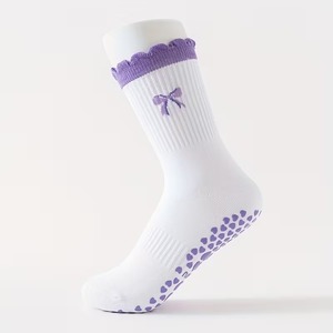 Chaussettes personnalisées LOGOCrew, chaussettes blanches brodées, antidérapantes, en coton, pour le yoga, pour femmes adultes, printemps - Product Image 1