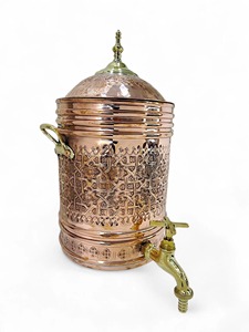 Dispensador de Agua de Cobre de Alta Gama, Hecho a Mano, Liso y Personalizado, de Boutique Supply - Product Image 4