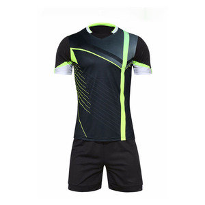 Uniformes de Fútbol de Alta Calidad a Precio de Fábrica, MOQ Bajo, Hechos en Fábrica, Conjuntos de Uniformes de Fútbol Personalizados con el Mejor Estilo - Product Image 1