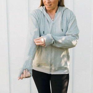 Sweat-shirt à capuche color block moderne pour femme, design à empiècements, vêtement de mode urbaine professionnelle, nouveau style 2026 - Product Image 5