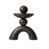 Objet décoratif artisanal en métal avec nœud de corde, style rustique, décoration de table, pièce unique, forme irrégulière, thème artistique
