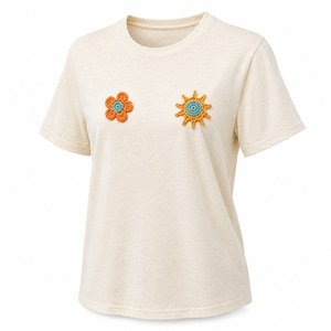 T-shirt crème à col rond pour femme avec fleurs au crochet et appliques soleil, manches courtes, décontracté, printemps-été - Product Image 2