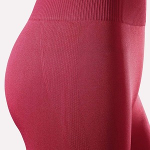Conjunto de Yoga para Mujer Hecho en Pakistán a Precio Económico, Conjunto de Yoga Cómodo para Mujer, Venta en Línea de Conjuntos de Yoga para Mujer - Product Image 3