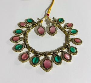 Conjunto de Collar Gargantilla con Piedra Ovalada Rosa y Verde con Pendientes a Juego, Joyería de Moda Chapada en Oro para Mujer, para Bodas y Fiestas - Product Image 2