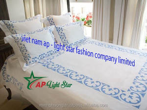 Mantas bordadas a mano con diseño personalizado en grandes cantidades - Product Image 2