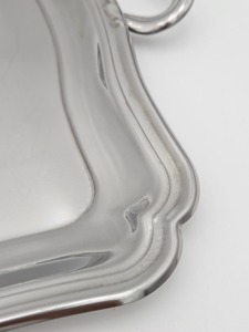 Bandeja de Servir Clásica de Acero Inoxidable con Acabado Plateado y Diseño Floral Grabado para Decoración de Mesa en Bodas y Hogar - Product Image 5