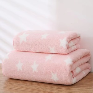 Serviettes de toilette en coton épais à haute densité GSM, texture lisse, absorption rapide, vente en gros OEM, fabricant en gros de serviettes en microfibre corail - Product Image 2