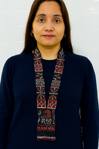 สร้อยคอลูกปัดแบบดั้งเดิมพร้อมลวดลายม้าสีแดงและลวดลายเรขาคณิตสีดำ ขาว และแดง ดีไซน์เครื่องประดับวัฒนธรรมทำมือ - Product Image 2