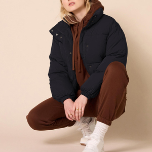 Blouson matelassé oversize pour femme – Manteau d'hiver douillet et chaud – Vêtement d'extérieur décontracté et tendance – Vente en gros OEM/ODM – Isolation thermique garantie - Product Image 2
