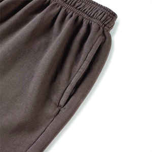 Shorts de felpa francesa de punto suave con cintura flexible, tela transpirable y silueta relajada para un confort máximo. - Product Image 2