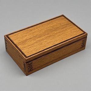 Étui à cigares en bois poli à la main, de luxe, conçu pour un style classique, avec une construction durable et une finition lisse - Product Image 3