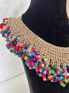 Collier brodé à la main de haute qualité avec perles de verre parfait pour les tenues traditionnelles, bohèmes et modernes - Product Image 2