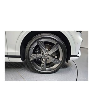 Genesis GV70 2.5T 2024, Gasolina, 2WD, con Caja de Cambios Automática, Asientos de Cuero, Cámara Trasera - 24,142 km - Product Image 5