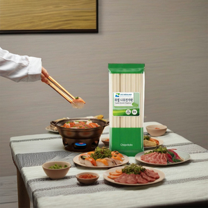 Traditional Round Wooden <b>Disposable</b> <b>Chopsticks</b> - Product Image 4