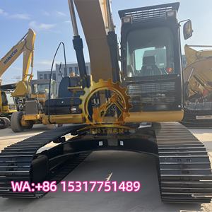 Excavatrice sur chenilles d'occasion Caterpillar CAT320D2L, forte puissance de terrassement, utilisée dans la construction - Product Image 3