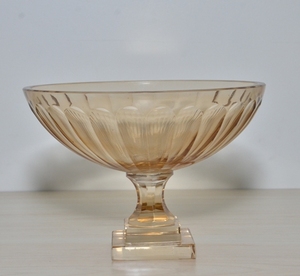 Moderno Florero de Vidrio Hecho a Mano, Ecológico, con Patrón en Relieve en Tono Ámbar, para Bodas, Compromisos, Diwali - Product Image 1