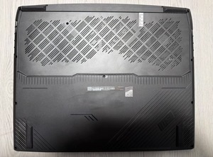 2023 nuovissimo Laptop da gioco MSI <span class=keywords><strong>Titan</strong></span> GT77HX 13VI RTX 4090 17.3 "UHD 144Hz Intel I9-13980HX - Product Image 6