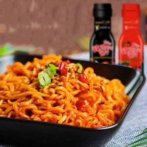 Sauce Samyang Buldak extrêmement piquante 200g, saveur poulet coréen très épicé, pour nouilles ramen et nouilles Samyang au poulet. - Product Image 2