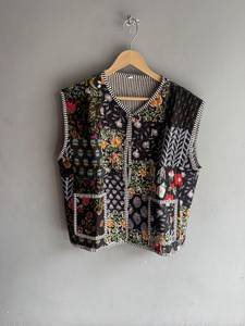 Chaleco Acolchado Floral de Algodón con Diseño de Patchwork, Cuello Redondo, Botón Único, Chaqueta de Mujer Estilo Otoño, REGALO PARA ELLA - Product Image 1