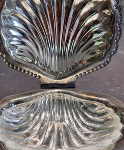 Artesanía india: Plato con forma de concha con bisagras y acabado plateado, con inserto de vidrio, para caviar y mantequilla, vajilla para hoteles, venta al por mayor - Product Image 3