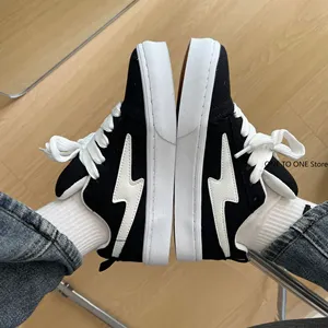 Nouvelles baskets de course pour hommes, chaussures de sport légères, classiques, respirantes, à lacets, chaussures de marche en plein air, chaussures de tennis pour hommes, chaussures pour étudiants - Product Image 3