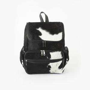 Sac à dos vintage en cuir véritable fait main, antivol, en peau de vache véritable avec fourrure, unisexe, logo personnalisable, 20-35L - Product Image 1