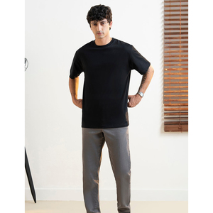 T-shirt formel basique pour homme en coton 100% uni - Coupe classique avec tissu tricoté - Product Image 1