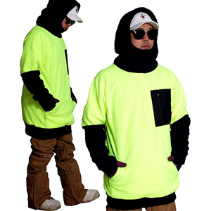 Sudadera con capucha de forro polar verde neón extragrande para hombre con detalles negros en las mangas y bolsillo frontal, estilo urbano de invierno. - Product Image 4