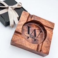 Cenicero de Cigarros Cuadrado Portátil Clásico Hecho a Mano en Madera de Nogal con Grabado de Logotipo Personalizado, Accesorios de Madera Premium para Salón, Diseño Único