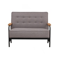 Sofá de Dos Plazas Moderno de Alta Calidad, Tapizado en Tela con Respaldo Acolchado, Diseño Contemporáneo con Estructura Metálica, Ideal para Vestíbulos de Hotel o Villas