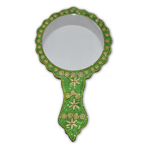 Espejo de mano con cuentas brillantes y elegantes para maquillaje y cuidado personal, espejo de mano blanco elegante con cuentas para viaje. - Product Image 2