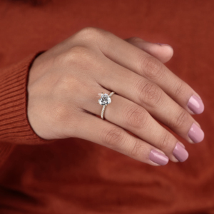 Anillo de Compromiso con Diamante Cultivado en Laboratorio en Forma de Corazón, Oro de 14K, Pavé, Halo Oculto, Solitario, Delicado, Romántico, de Lujo, para Propuesta de Matrimonio - Product Image 6