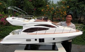Maqueta de Barco Azimut 40 de 200 cm, de Alta Calidad, Tallada a Mano, de Madera, con Temática de Ángel, Pieza de Arte Coleccionable Oceánica - Product Image 4