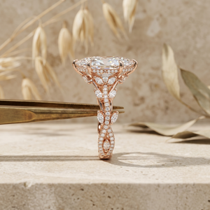 แหวนหมั้นเพชรทรงมาร์คีส์สุดหรู ทองคำขาว 18K ประดับด้วยลายดอกไม้ - Product Image 2
