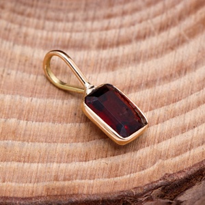 Wholesale 14K Yellow Gold Plated Natural Radiant Cut <b>Garnet</b> Bezel Set Solitaire <b>Pendant</b> Fine Jewelry Memoria Jewels - Product Image 6