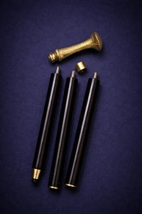 Bâtons de marche rustiques modernes en bois naturel écologique avec poignée en laiton poli, idéaux pour les cadeaux - Product Image 3