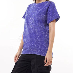 Camiseta de Mujer de Alta Calidad con Lavado Ácido, Algodón Premium, Corte Holgado, Estilo Moderno - Product Image 3