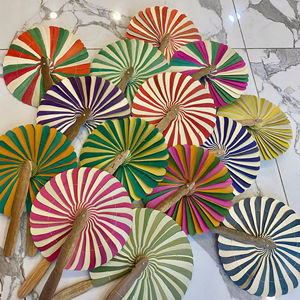 Abanico de Material de Palma Tejida Producido en Vietnam para Exhibición en Eventos Culturales con Marca Privada Personalizada - Product Image 1