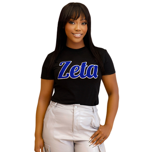 T-shirt en chenille noir Zeta Phi Beta pour femme, avec inscription Zeta, lettres grecques, broderie de la sororité, t-shirt décontracté - Product Image 1