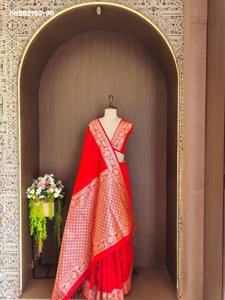 Sari en soie brute Banarasi de haute qualité avec pallu à motif à carreaux Zari dorés et bordure Zari à motif Paisley traditionnel, mode féminine - Product Image 4