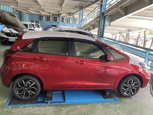 Mugen กระบังหน้าประตูหน้าต่างแบบฉีดสไตล์วินเทลบังแดดที่บังแดดกันลม & ตัวเบนแมลงสำหรับติด/แจ๊ส5DR แฮทช์แบค (gr/gs) 20เป็นต้นไป - Product Image 4