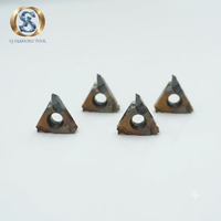 Inserto de corte de roscas internas de alta precisión con punta de PCD de diamante recubierto de CVD 16IR 60, OEM HV8000-10000HV para torno CNC de aluminio