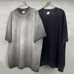 Camiseta Urbana para Hombre con Bolsillos Tipo Cargo, Moda Streetwear, Logotipo Personalizado, Venta al Por Mayor Internacional, Outfitize - Product Image 5