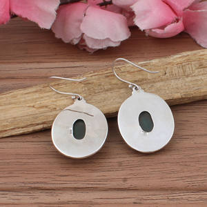 ต่างหูเงินแท้ 925 ประดับพลอยมาลาไคต์ธรรมชาติทรงหยดน้ำสีเขียว งานแฮนด์เมด ของขวัญสำหรับผู้หญิง - Product Image 6