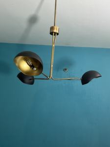 Lámpara de Techo de Hierro Dorado de Tres Luces, Diseño Moderno Vintage, Elegante Lámpara Colgante Retro para Decoración del Hogar - Product Image 3