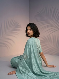 ผ้าไหมราสเบอร์รี่แท้ปักลายอีลิท วีฟส์ พร้อมงานเลเฮริยาและขอบประดับเลื่อม - Product Image 5