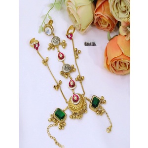 Brazalete de mano con perlas Kundan chapado en oro radiante de primera calidad para mujeres, joyería tradicional india Hathphool. - Product Image 2