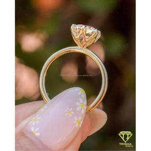 Bague solitaire intemporelle en diamant de laboratoire taille ronde, plaqué or, argent sterling 925, bijoux de luxe pour femme - Product Image 2